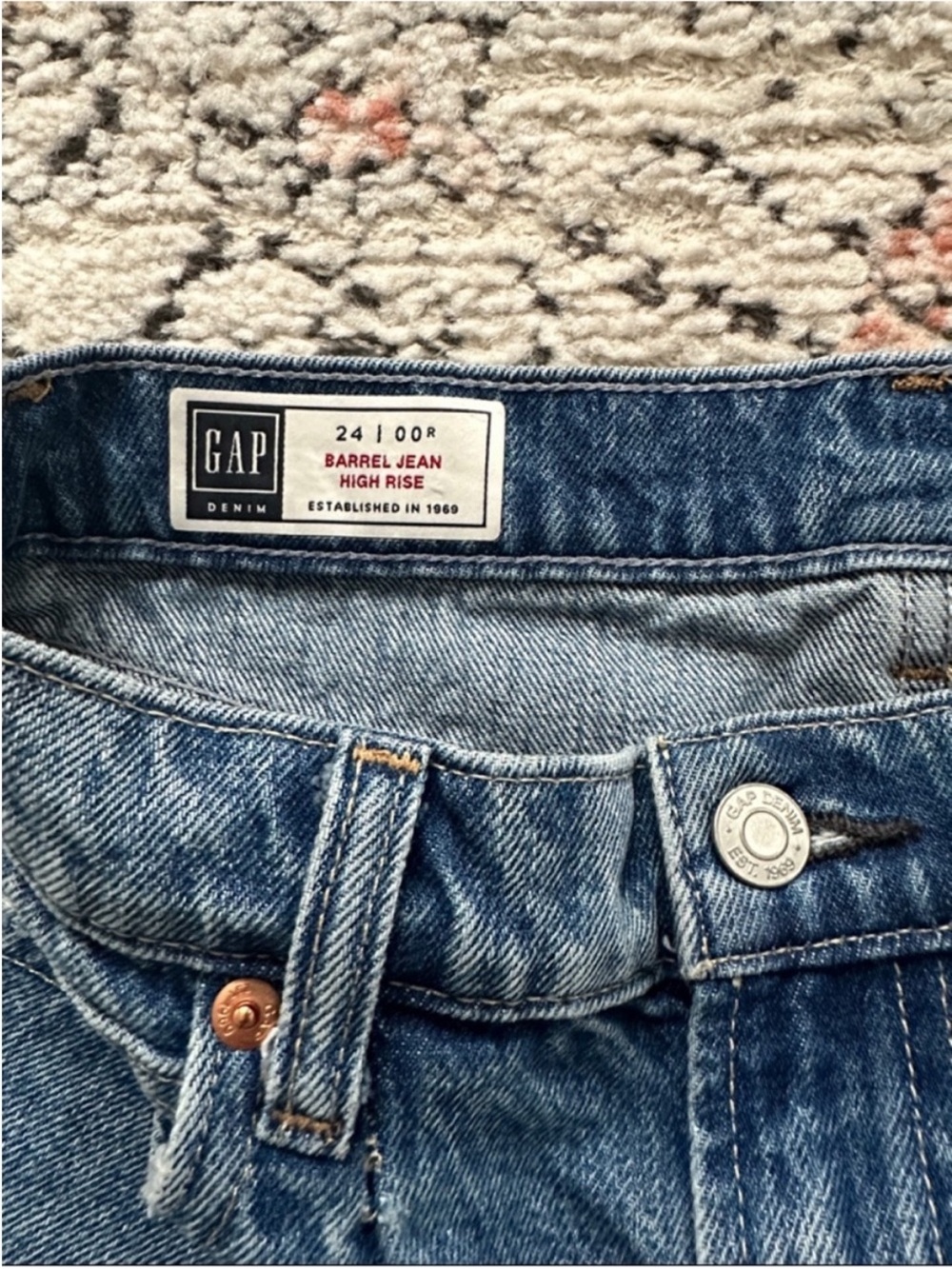 GAP High Rise Barrel Jeans | 24R - Picture 5 of 7